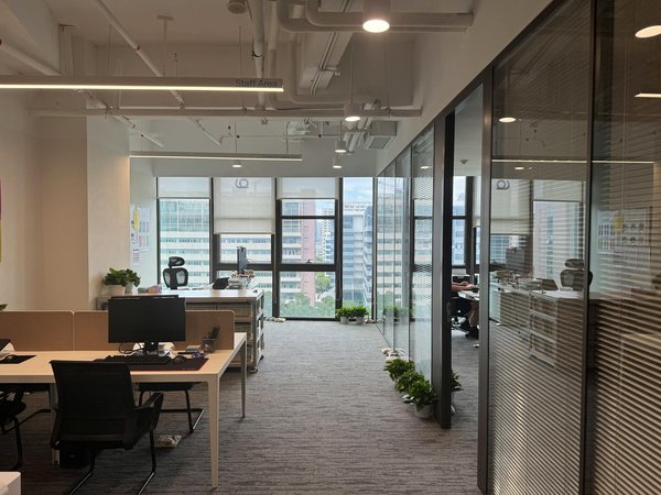 Quels sont les différents types de cloisons de bureau ?