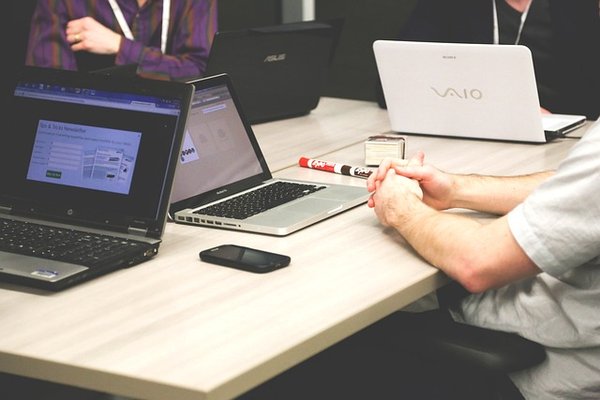 Comment choisir le bon cabinet de chasseurs de tête pour votre entreprise ?